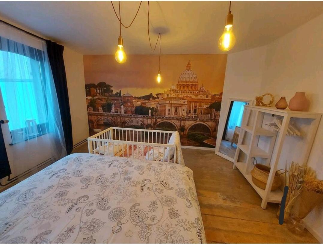 Old Design Duplex Apartment Бастон Екстериор снимка